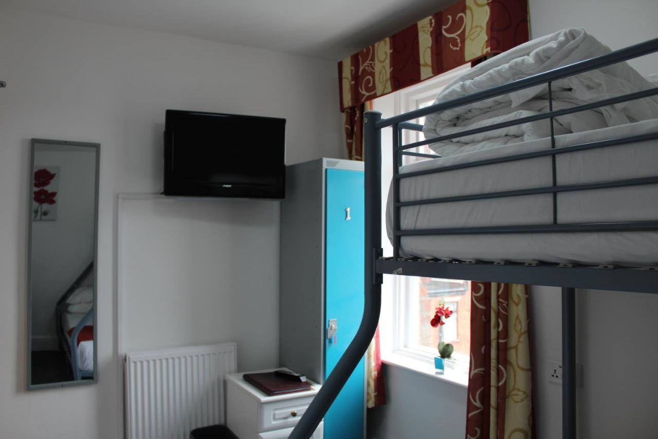 Backpackers Blackpool Hotel & Suites Екстер'єр фото