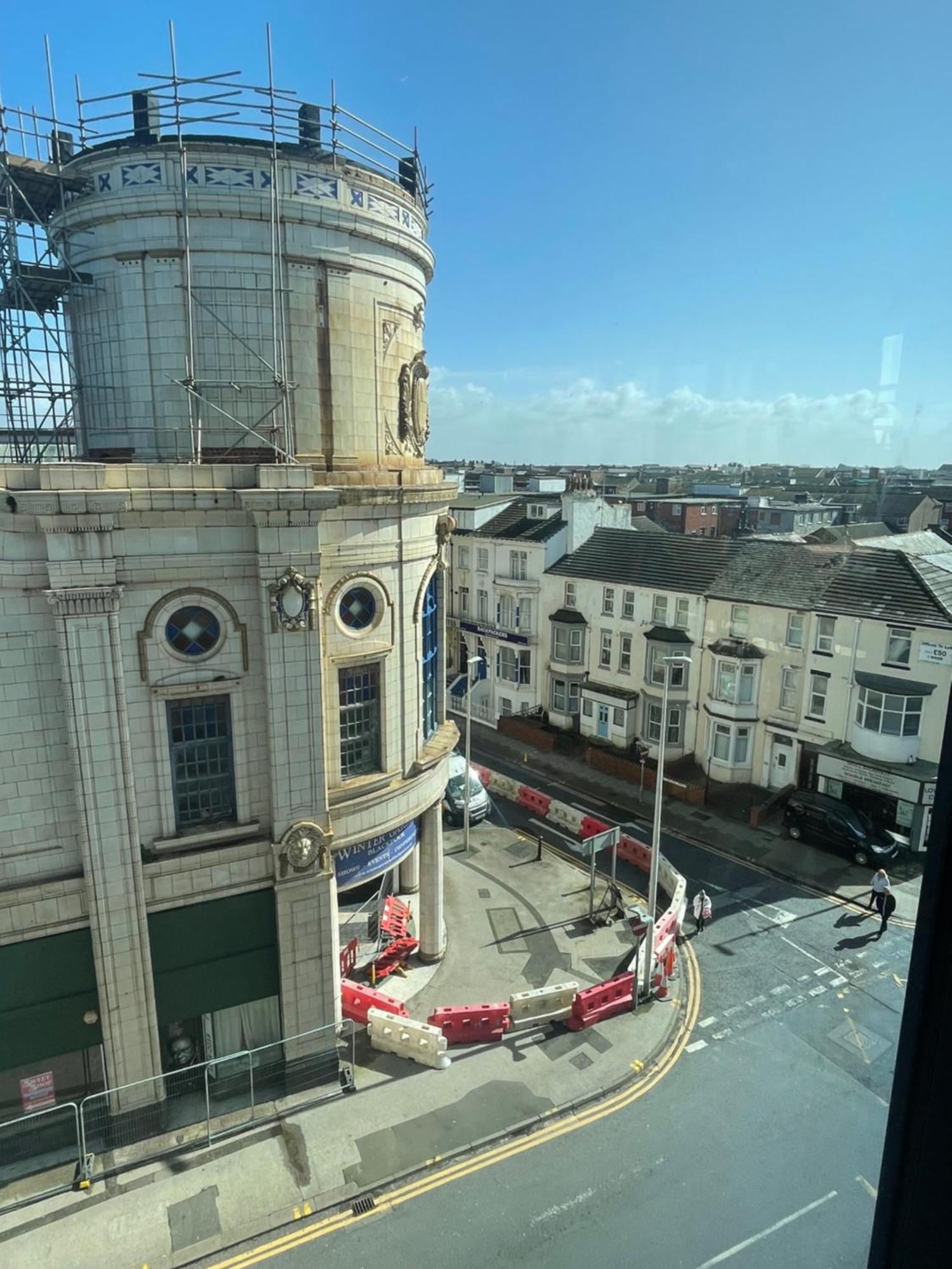 Backpackers Blackpool Hotel & Suites Екстер'єр фото