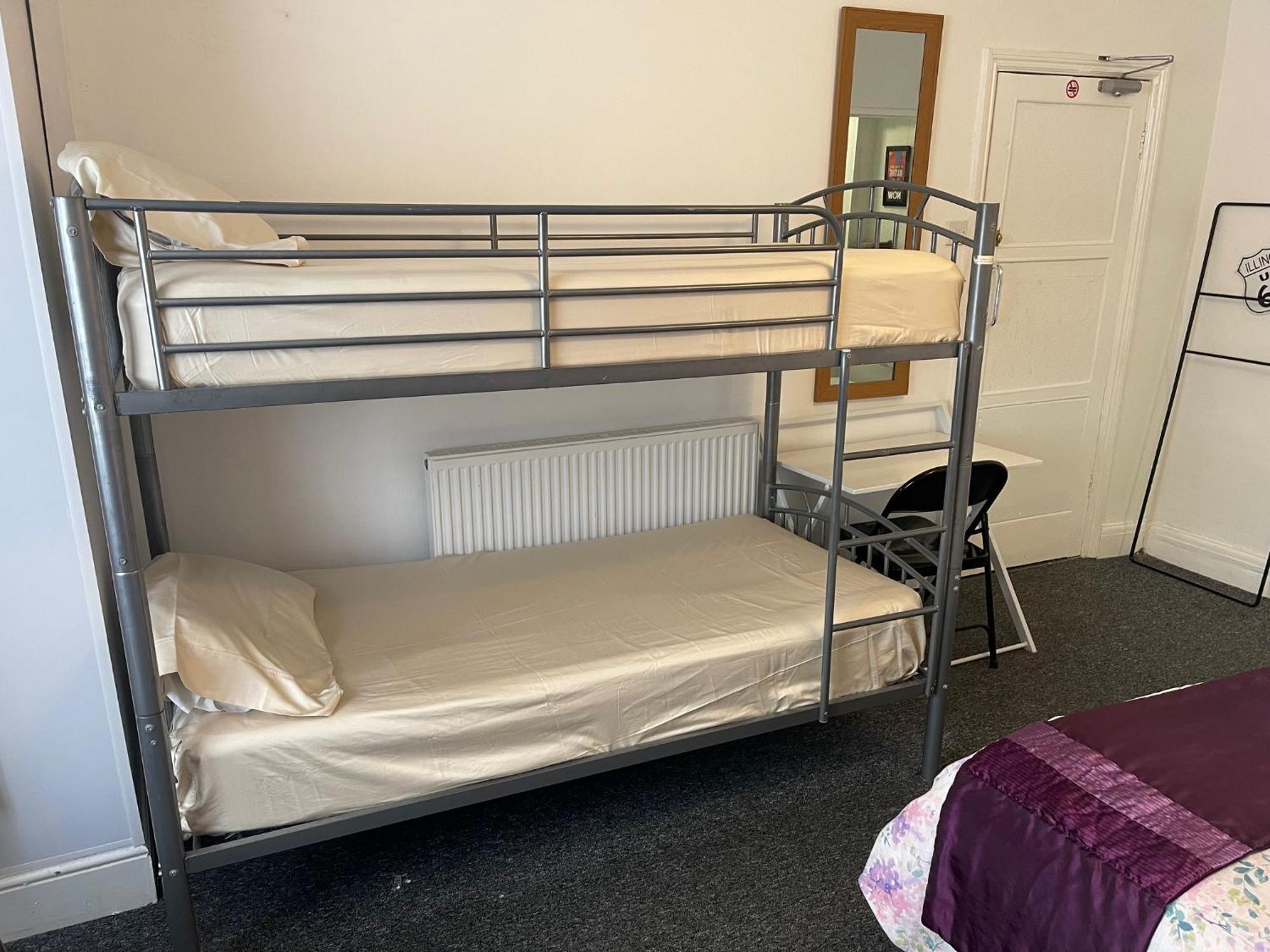 Backpackers Blackpool Hotel & Suites Екстер'єр фото