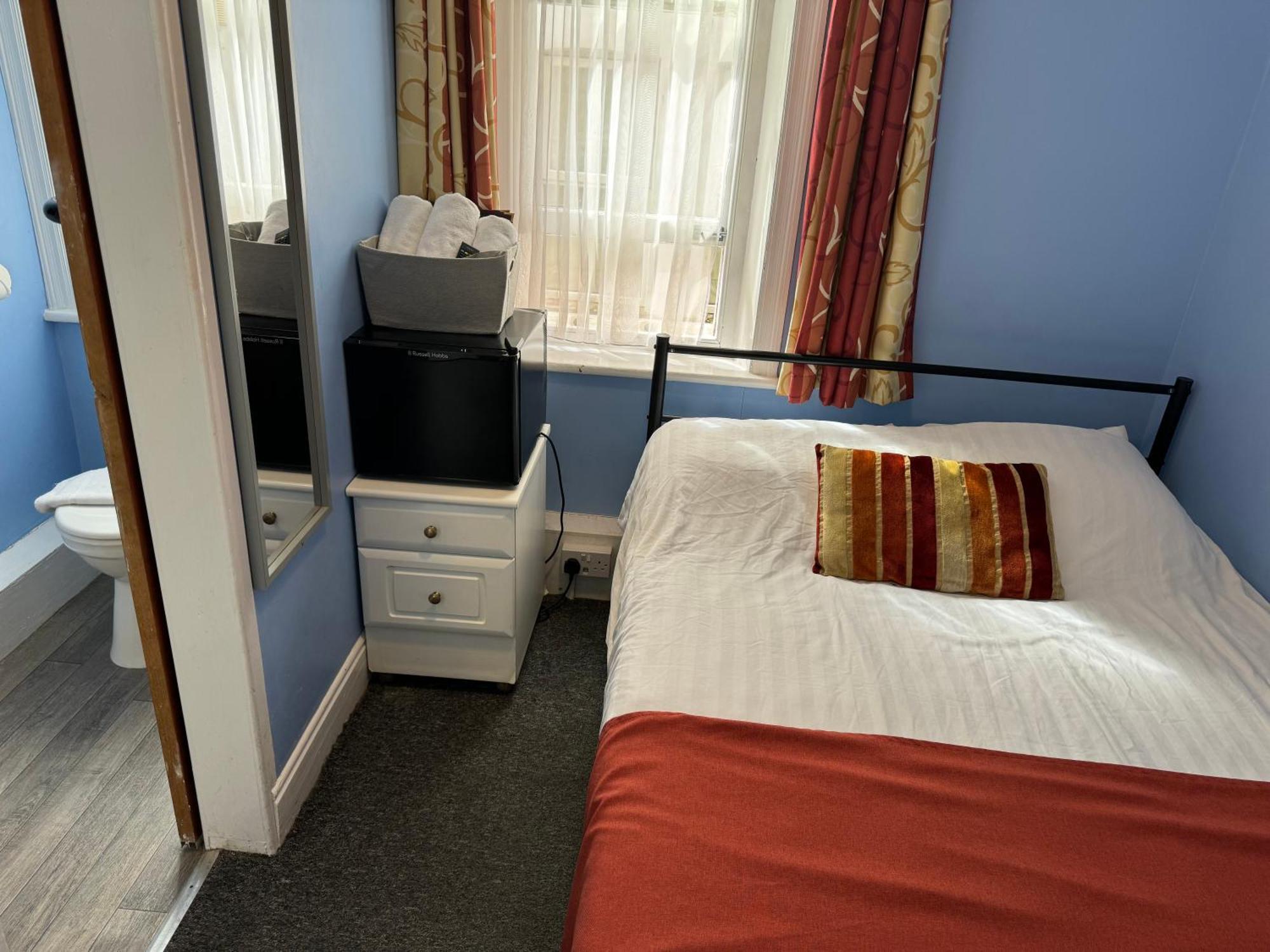 Backpackers Blackpool Hotel & Suites Екстер'єр фото