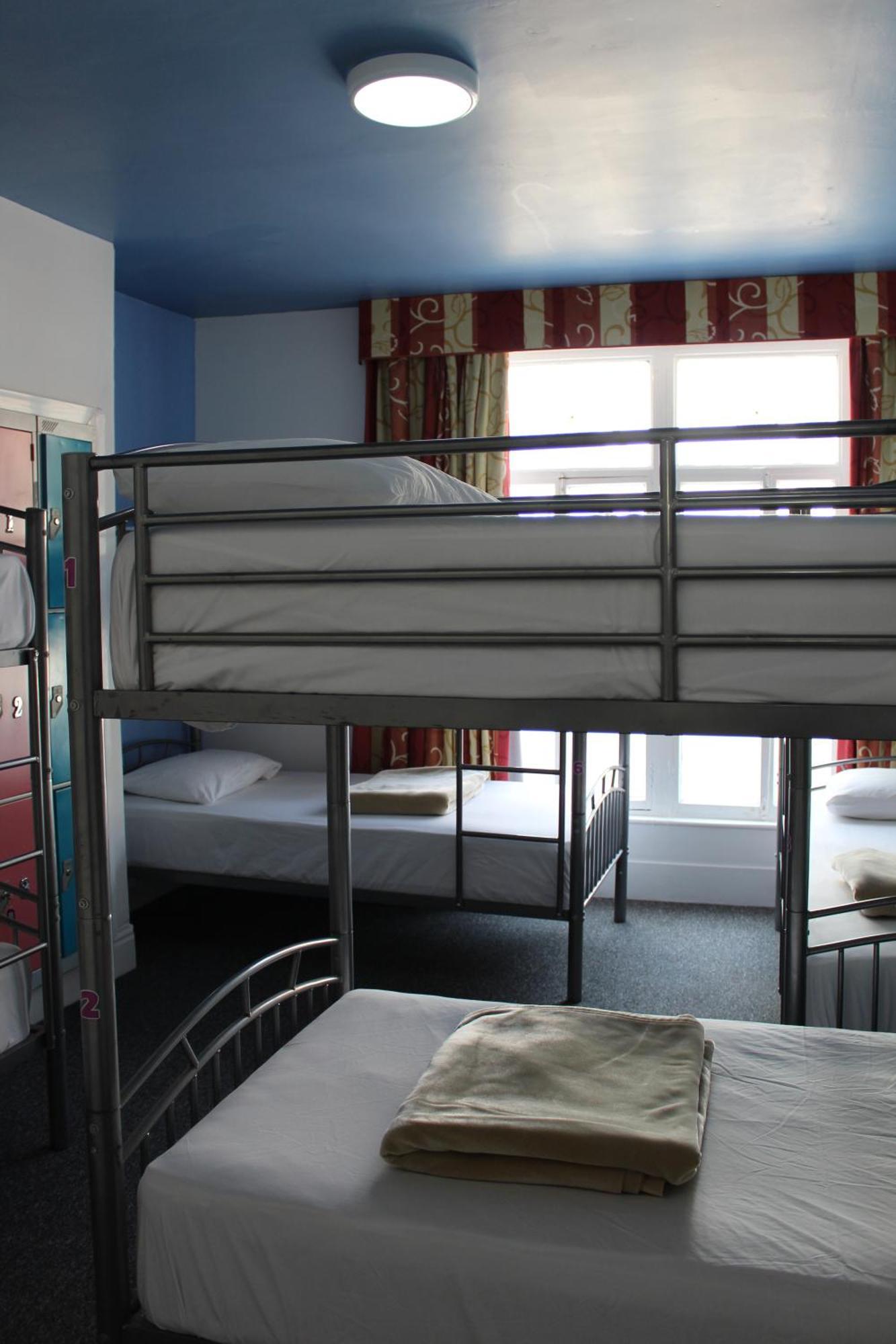 Backpackers Blackpool Hotel & Suites Екстер'єр фото