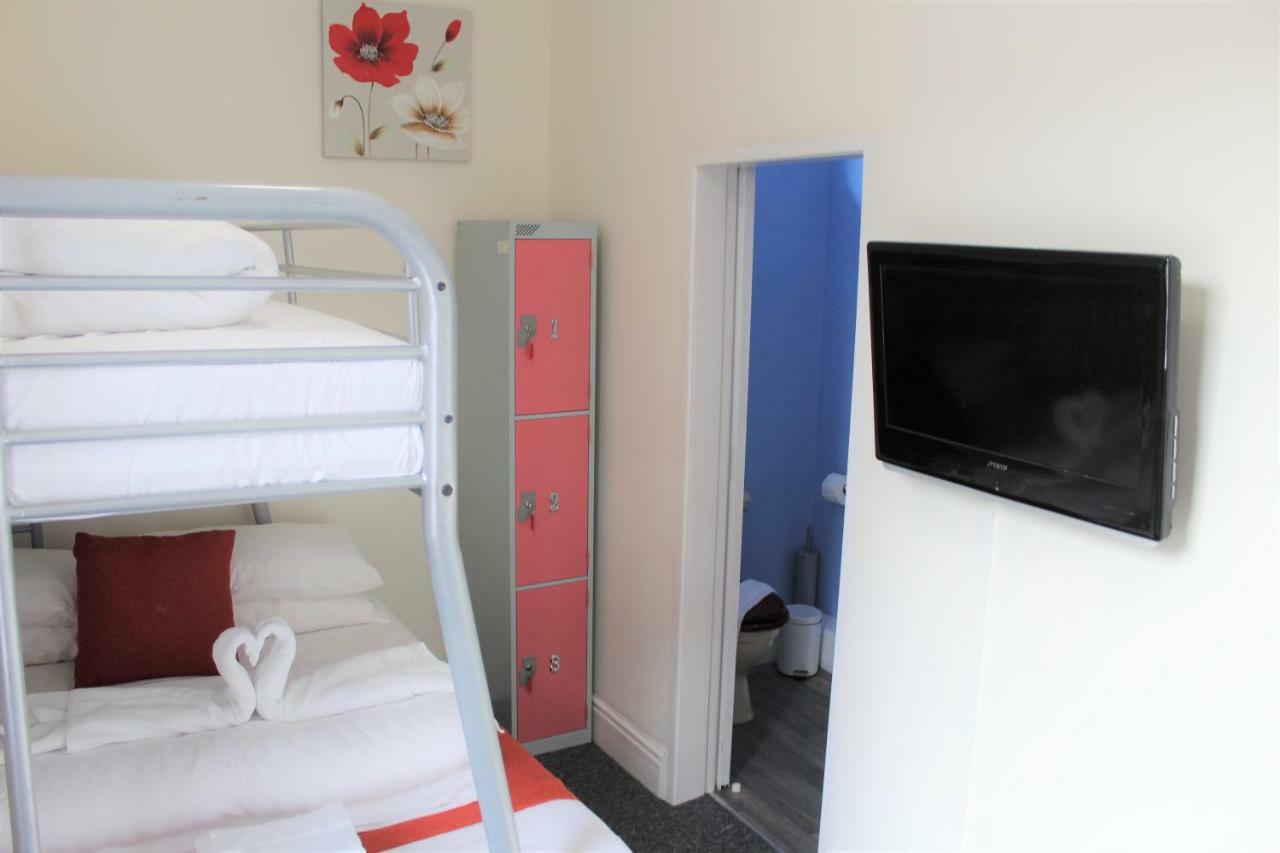 Backpackers Blackpool Hotel & Suites Екстер'єр фото